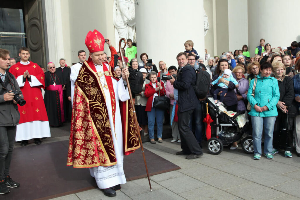 Teofiliaus Matulionio sarkofago pasitikimas Vilniuje (FOTO GALERIJA)